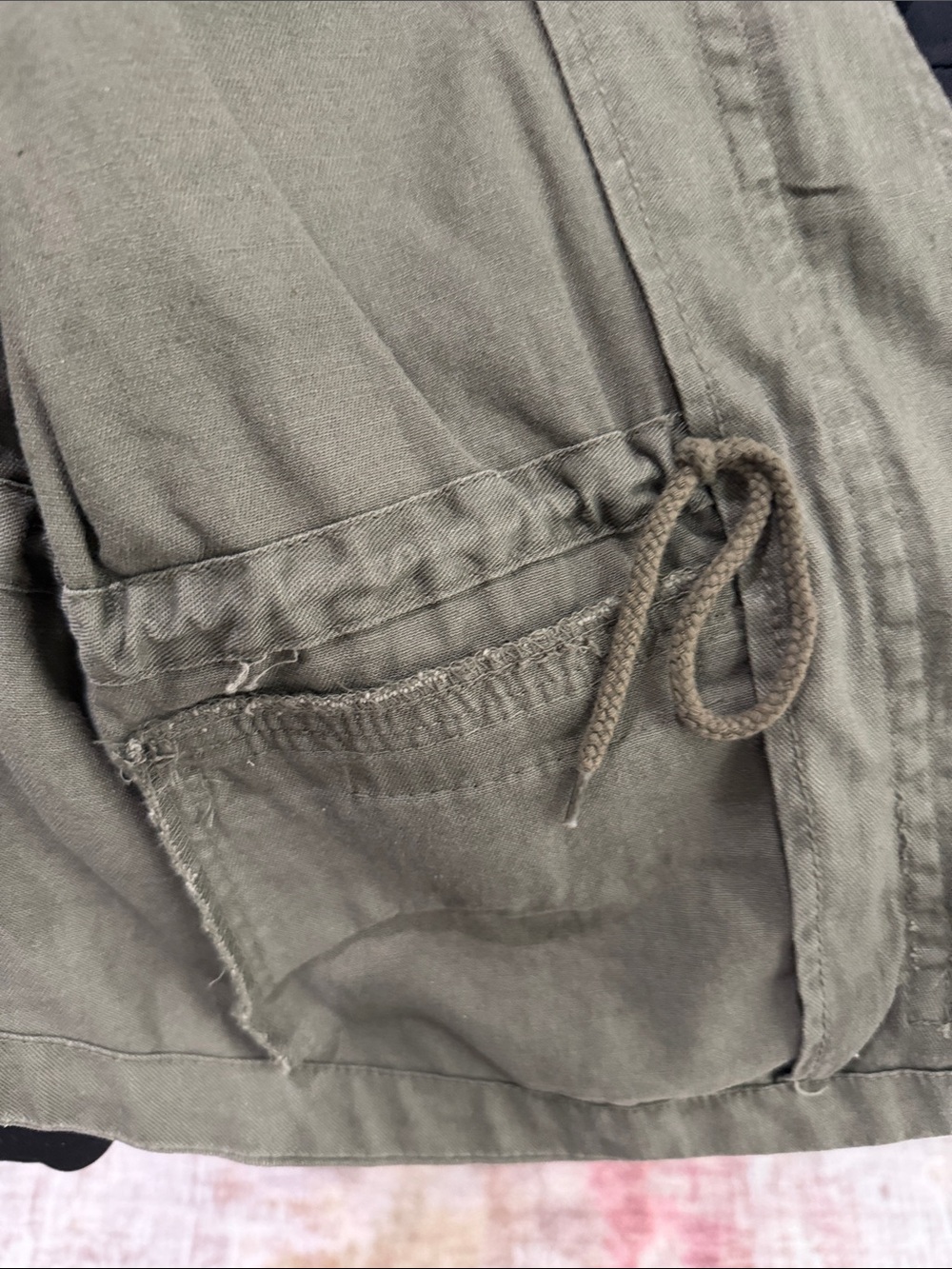 a.n.a army green  Utility Vest with Multiple Pockets NWT - Picture 4 of 5